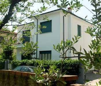 ルッカ イタリア ホテルプレミアムプロモーションコード Lucca booking.com