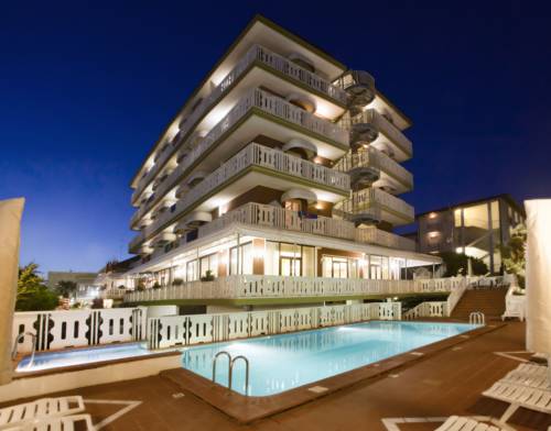 カオルレ イタリア ホテルプレミアムプロモーションコード Caorle booking.com
